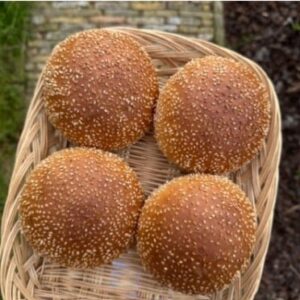 Witte bol met sesam