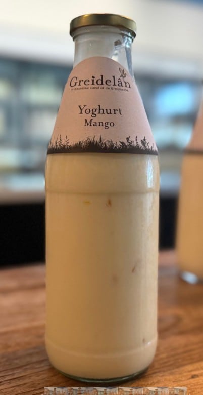 Yoghurt mango